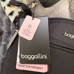 Baggallini Black Messenger Bag with Tag